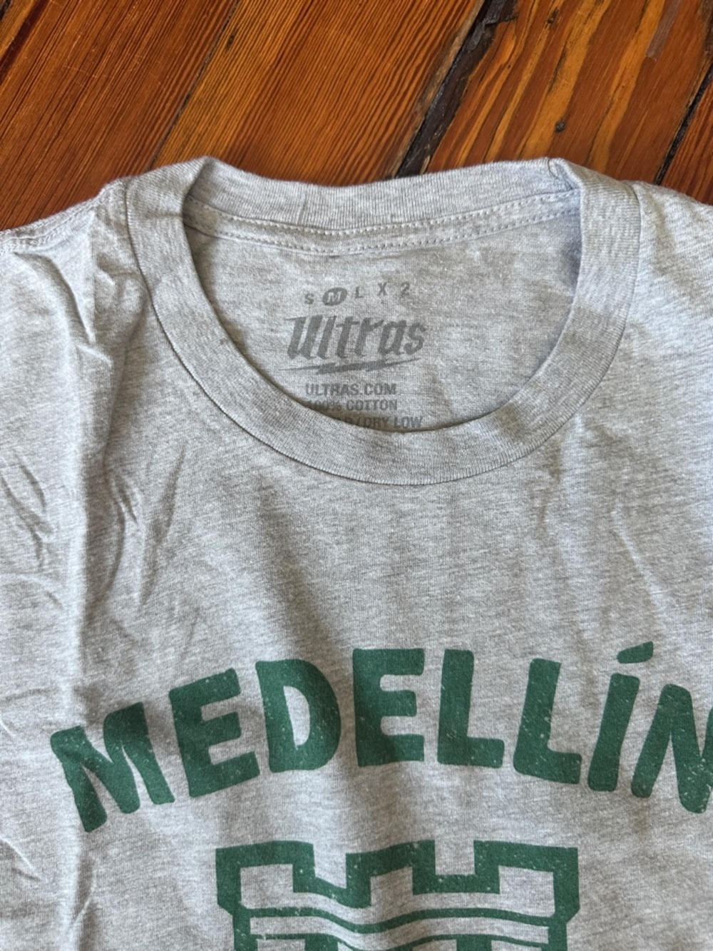 Medellin Scorpion Soccer Crest T-shirt - Picture 3 of 3